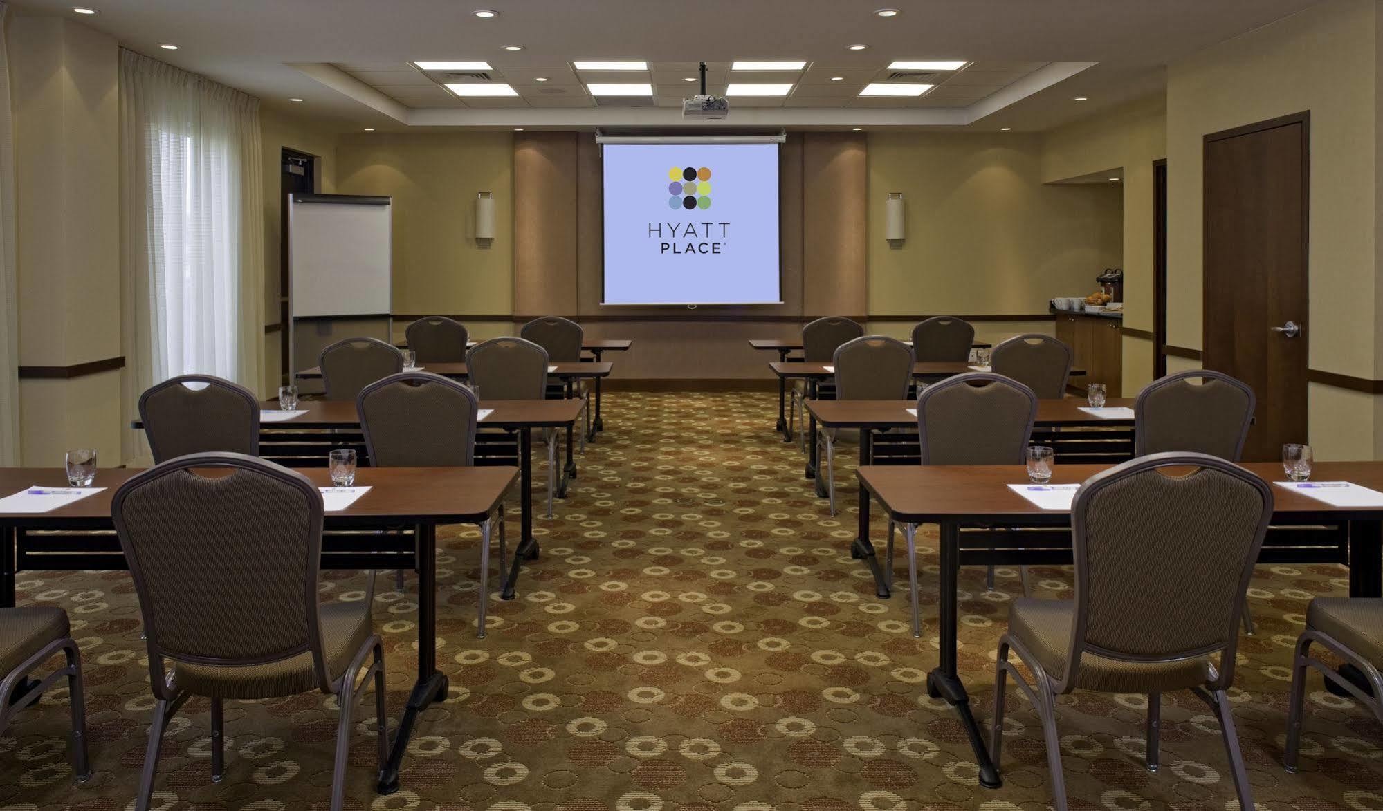 Hyatt Place Downtown / The Gateway Hotel 3*